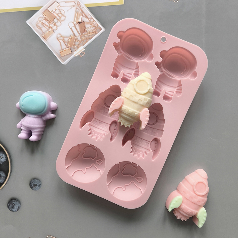 6-hole Cartoon Astronaut Rocke – обзор и цена Candle Making Accessories
