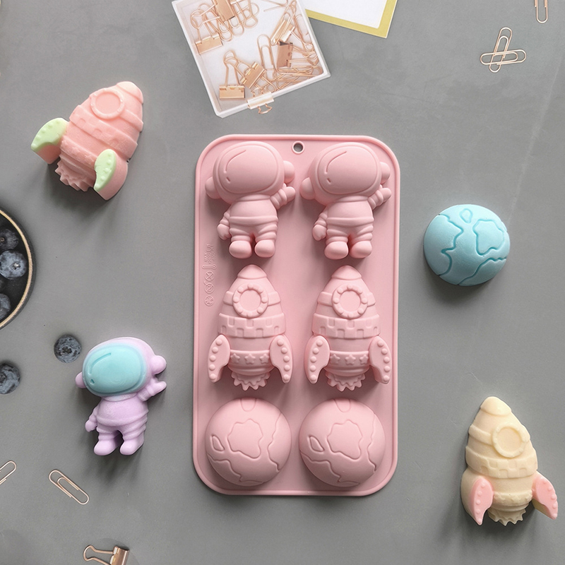 6-hole Cartoon Astronaut Rocke – обзор и цена Candle Making Accessories